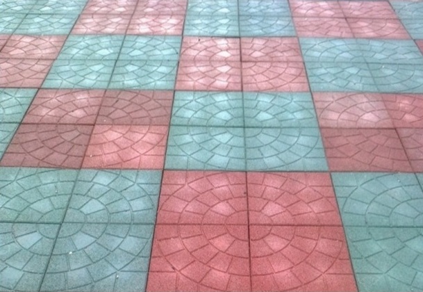 Резиновая плитка 350х350х30 мм "Паутинка"